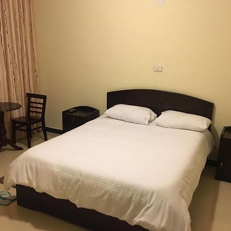 Cheers Bed & Breakfast Adís Abeba Exterior foto